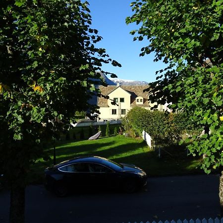 Villa Fjordshelter- Cozy Townhouse à Tyssedal Extérieur photo